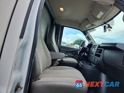Zdjęcie 10 z 12 samochodu: 2023 CHEVROLET EXPRESS G3500 BOX TRUCK VIN:1GB3GSC70P1104834 - miniatura