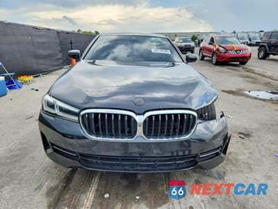 Piąte zdjęcie samochodu w środku: 2021 BMW 530 I VIN:WBA53BH06MCF74135 - miniatura