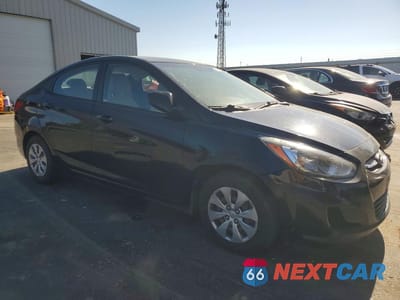 Czwarte zdjęcie samochodu z boku: 2017 HYUNDAI ACCENT SE VIN:KMHCT4AE5HU340184 - miniatura