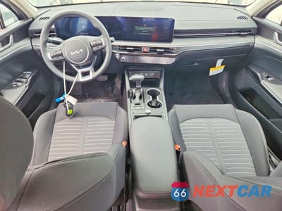 Zdjęcie 8 z 12 samochodu: 2026 KIA K5 LXS VIN:KNAG24J75T5410888 - miniatura