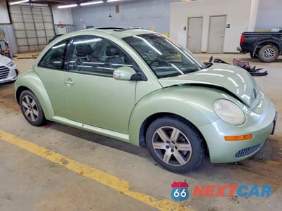 Czwarte zdjęcie samochodu z boku: 2006 VOLKSWAGEN NEW BEETLE 2.5L OPTION PACKAGE 1 VIN:3VWRW31C76M411320 - miniatura
