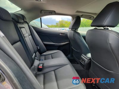 Zdjęcie 10 z 12 samochodu: 2017 LEXUS IS 300 VIN:JTHCM1D29H5024412 - miniatura