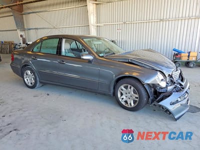 Czwarte zdjęcie samochodu z boku: 2006 MERCEDES-BENZ E 350 4MATIC VIN:WDBUF87J26X183364 - miniatura