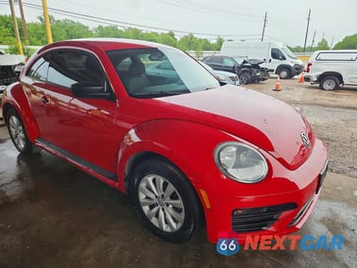 Czwarte zdjęcie samochodu z boku: 2018 VOLKSWAGEN BEETLE VIN:3VWFD7AT2JM721514 - miniatura
