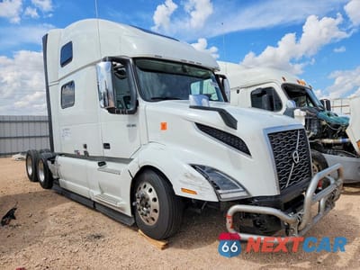 2020 VOLVO VNL VNL 4V4NC9EH6LN244201 - główne zdjęcie licytacji z USA - miniatura