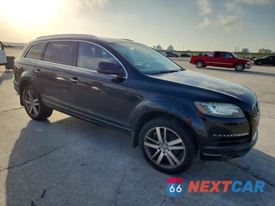 Czwarte zdjęcie samochodu z boku: 2013 AUDI Q7 PREMIUM PLUS VIN:WA1LMAFEXDD011350 - miniatura