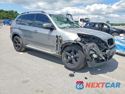 Czwarte zdjęcie samochodu z boku: 2009 BMW X5 XDRIVE30I VIN:5UXFE43579L265261 - miniatura