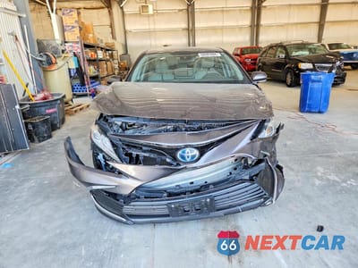Piąte zdjęcie samochodu w środku: 2022 TOYOTA CAMRY XLE VIN:4T1F31AK3NU572067 - miniatura