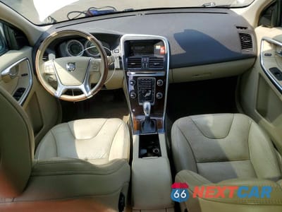 Zdjęcie 8 z 12 samochodu: 2013 VOLVO XC60 T6 VIN:YV4902DZ2D2439221 - miniatura