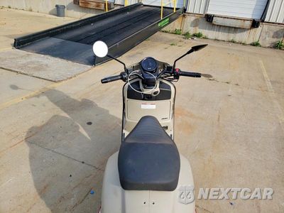 Zdjęcie 6 z 9 samochodu: 2024 VESPA GTS/SEI GIORNI 300 VIN:ZAPMD39M9R5400053 - miniatura