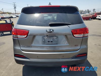 Zdjęcie 6 z 13 samochodu: 2017 KIA SORENTO LX VIN:5XYPG4A36HG269068 - miniatura