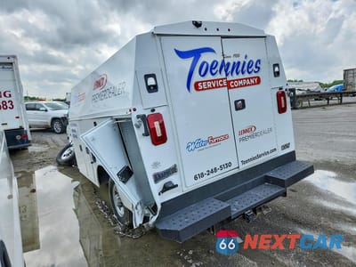Drugie zdjęcie samochodu z przodu: 2024 CHEVROLET EXPRESS G3500 VIN:1GB0GRF72R1270539 - miniatura