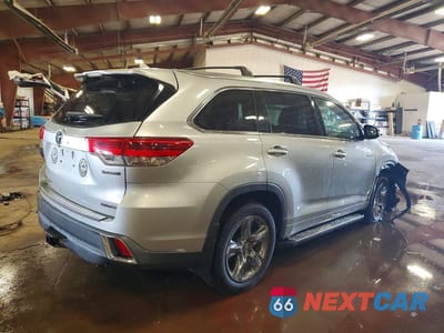 Trzecie zdjęcie samochodu z tyłu: 2018 TOYOTA HIGHLANDER HYBRID LIMITED PLATINUM VIN:5TDDGRFH6JS040287 - miniatura