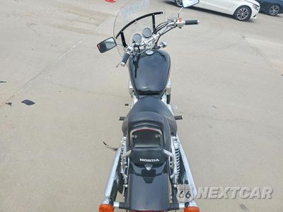 Zdjęcie 6 z 9 samochodu: 2001 HONDA VF750 C VIN:JH2RC43041M700378 - miniatura