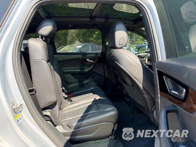 Piąte zdjęcie samochodu w środku: 2018 AUDI Q7 PREMIUM PLUS VIN:WA1LAAF74JD004268 - miniatura