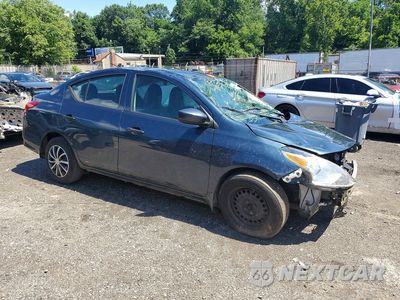 Czwarte zdjęcie samochodu z boku: 2015 NISSAN VERSA NOTE SR VIN:3N1CE2CP4FL401391 - miniatura