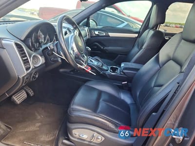 Zdjęcie 7 z 13 samochodu: 2013 PORSCHE CAYENNE GTS VIN:WP1AD2A20DLA71805 - miniatura