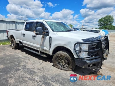 Czwarte zdjęcie samochodu z boku: 2025 FORD F350 SUPER DUTY VIN:1FT8W3BT0SEC49091 - miniatura