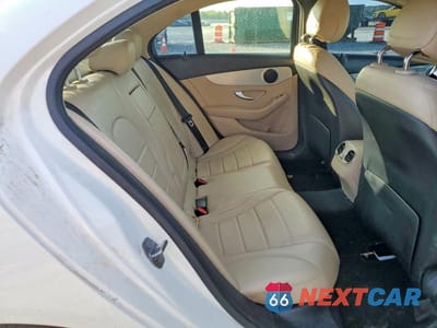 Zdjęcie 10 z 12 samochodu: 2016 MERCEDES-BENZ C 300 VIN:55SWF4JB6GU174732 - miniatura