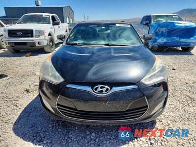 Piąte zdjęcie samochodu w środku: 2012 HYUNDAI VELOSTER BASE VIN:KMHTC6AD8CU061727 - miniatura