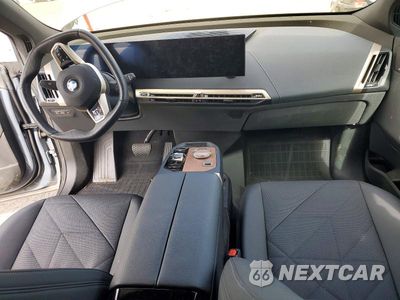 Zdjęcie 8 z 12 samochodu: 2026 BMW IX XDRIVE45 VIN:WB543CF01TCV22040 - miniatura
