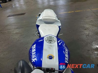 Piąte zdjęcie samochodu w środku: 2001 YAMAHA YZFR1 VIN:JYARN05E41A010843 - miniatura