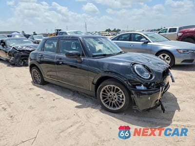 Czwarte zdjęcie samochodu z boku: 2026 MINI COOPER S VIN:WMW53GD08T2X96938 - miniatura