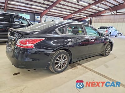 Trzecie zdjęcie samochodu z tyłu: 2015 NISSAN ALTIMA 2.5 S VIN:1N4AL3AP9FC593833 - miniatura