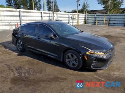 Czwarte zdjęcie samochodu z boku: 2021 KIA K5 LXS VIN:5XXG14J29MG071298 - miniatura