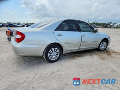 Trzecie zdjęcie samochodu z tyłu: 2002 TOYOTA CAMRY LE VIN:4T1BE32K52U029284 - miniatura