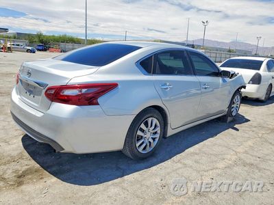 Trzecie zdjęcie samochodu z tyłu: 2018 NISSAN ALTIMA 2.5 S VIN:1N4AL3AP8JC148329 - miniatura