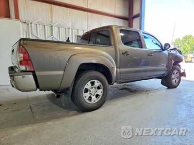Trzecie zdjęcie samochodu z tyłu: 2013 TOYOTA TACOMA DOUBLE CAB VIN:5TFJX4GN8DX021944 - miniatura