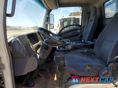 Zdjęcie 7 z 12 samochodu: 2010 ISUZU NPR VIN:JALC4W162A7004467 - miniatura