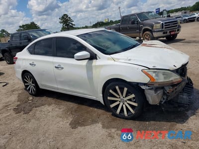 Czwarte zdjęcie samochodu z boku: 2014 NISSAN SENTRA S VIN:3N1AB7AP2EL661870 - miniatura