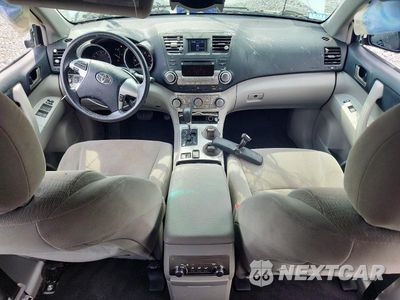 Zdjęcie 8 z 13 samochodu: 2012 TOYOTA HIGHLANDER BASE VIN:5TDBK3EH5CS093568 - miniatura