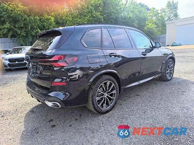 Czwarte zdjęcie samochodu z boku: 2026 BMW X5 XDRIVE50E VIN:5UX43EU01T9339655 - miniatura