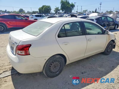Trzecie zdjęcie samochodu z tyłu: 2010 TOYOTA YARIS BASE VIN:JTDBT4K38A4066658 - miniatura