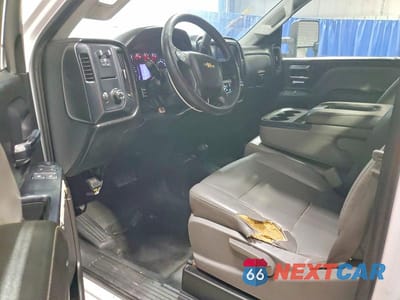 Zdjęcie 8 z 12 samochodu: 2015 CHEVROLET SILVERADO K3500 VIN:1GC0KYEG9FZ551935 - miniatura