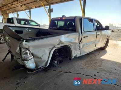 Trzecie zdjęcie samochodu z tyłu: 2026 RAM 1500 LARAMIE VIN:3C6SRFJP4T4177267 - miniatura