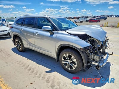 Czwarte zdjęcie samochodu z boku: 2025 TOYOTA HIGHLANDER HYBRID XLE VIN:5TDKBRCH9SS682126 - miniatura