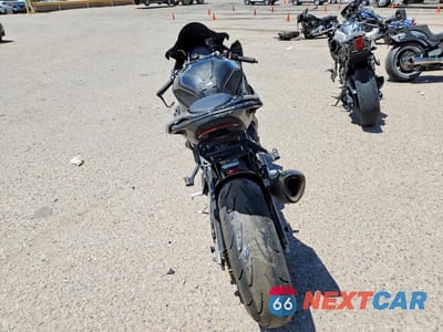 Czwarte zdjęcie samochodu z boku: 2025 BMW S 1000 RR VIN:WB10P2304S6L36542 - miniatura