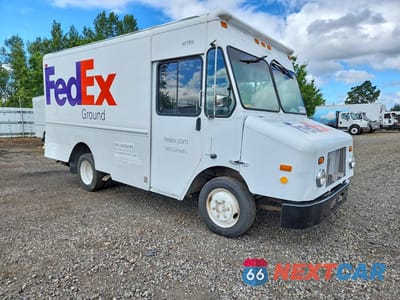 Czwarte zdjęcie samochodu z boku: 2008 FREIGHTLINER CHASSIS M LINE WALK-IN VAN VIN:4UZAAPDU68CZ43278 - miniatura