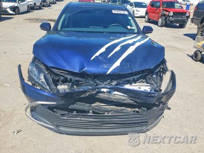 Piąte zdjęcie samochodu w środku: 2022 TOYOTA CAMRY LE VIN:4T1C11AK6NU636319 - miniatura