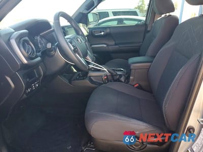 Zdjęcie 7 z 12 samochodu: 2017 TOYOTA TACOMA TRD OFF-ROAD VIN:3TMCZ5AN5HM108830 - miniatura