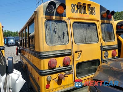 Trzecie zdjęcie samochodu z tyłu: 2006 GMC SAVANA CUT - SCHOOL BUS VIN:1GDJG31UX61169492 - miniatura