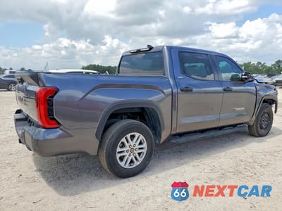 Trzecie zdjęcie samochodu z tyłu: 2024 TOYOTA TUNDRA SR5 VIN:5TFLA5DB8RX172588 - miniatura