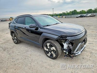 Czwarte zdjęcie samochodu z boku: 2024 HYUNDAI KONA LIMITED VIN:KM8HECA31RU041396 - miniatura