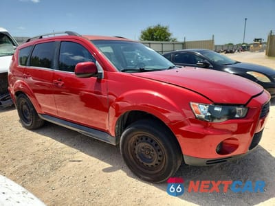 Czwarte zdjęcie samochodu z boku: 2012 MITSUBISHI OUTLANDER ES VIN:JA4AS2AW8CU002048 - miniatura