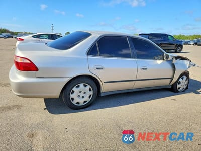Trzecie zdjęcie samochodu z tyłu: 1998 HONDA ACCORD LX VIN:1HGCG5647WA153432 - miniatura