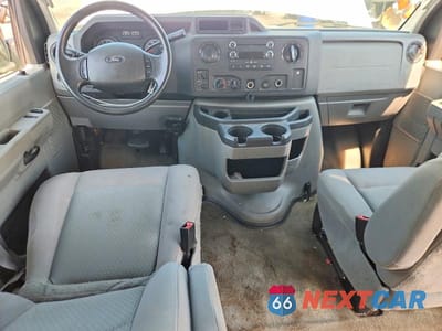 Zdjęcie 8 z 12 samochodu: 2014 FORD ECONOLINE E350 SUPER DUTY WAGON VIN:1FBNE3BL8EDB00190 - miniatura